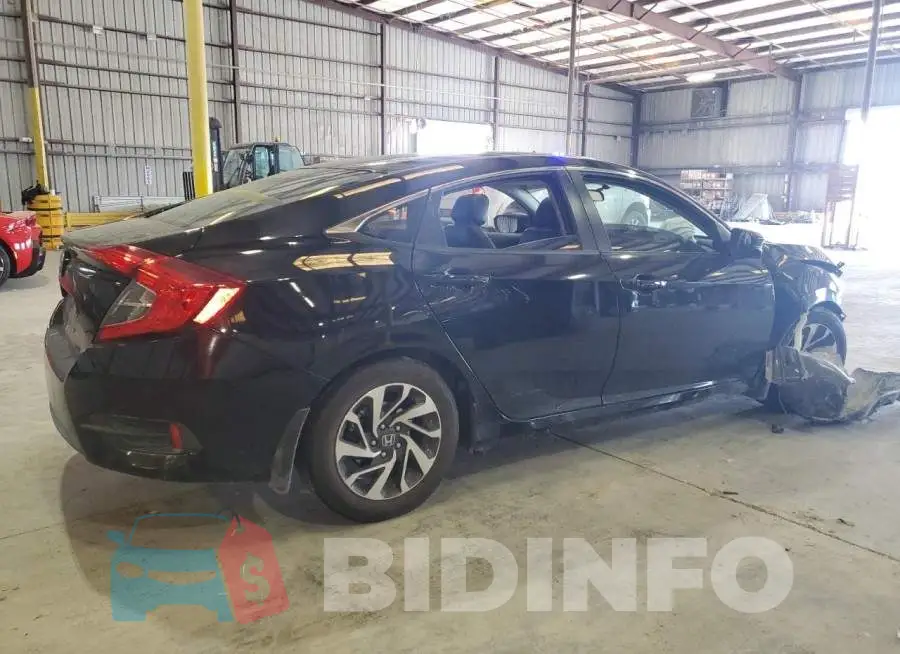 19XFC2F7XGE004754 Photo# 3