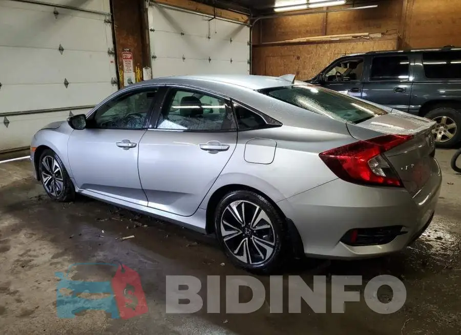 2HGFC1F77GH632884 Photo# 2