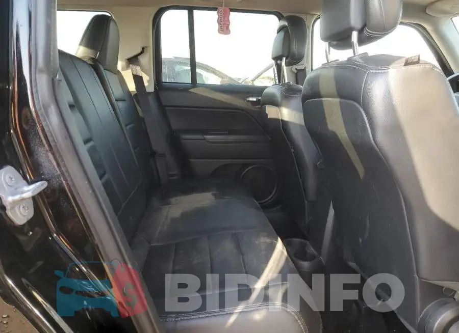 1C4NJRFB8GD610876 Photo# 10