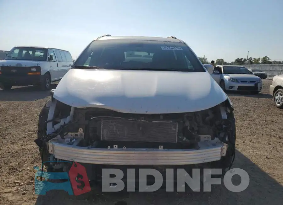 2C4RC1N7XLR274892 Photo# 5