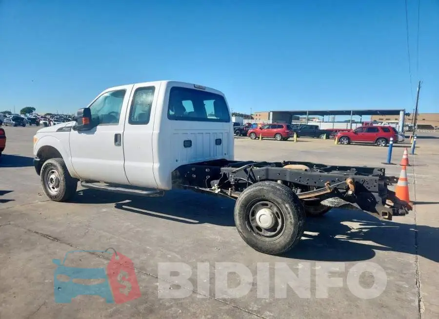 1FT7X2B63GEA72802 Photo# 2