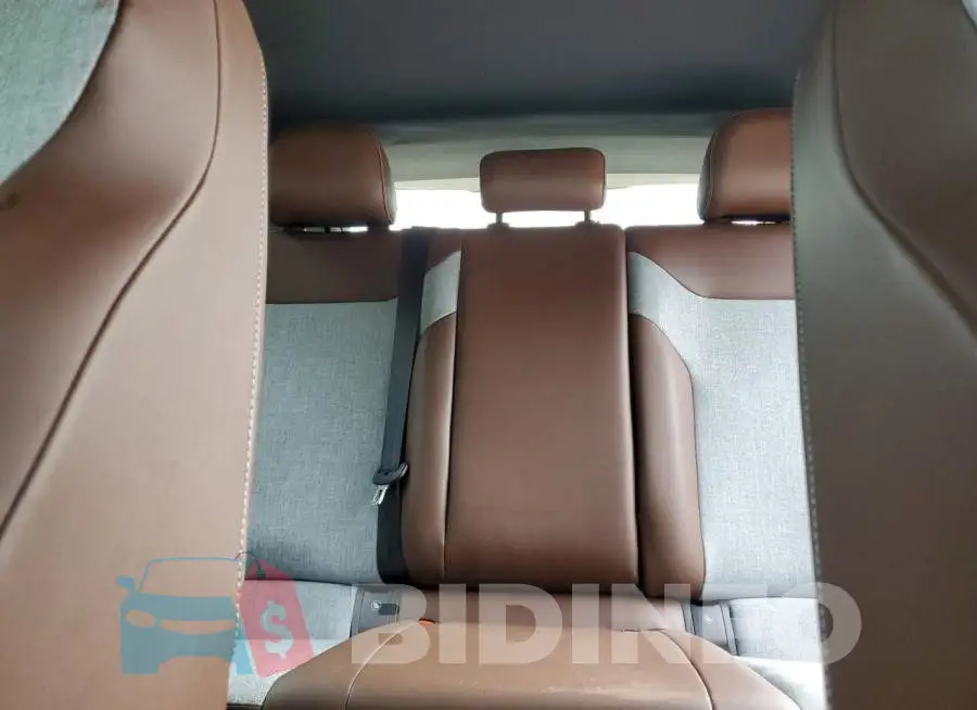 1V2BMPE88PC058773 Photo# 10
