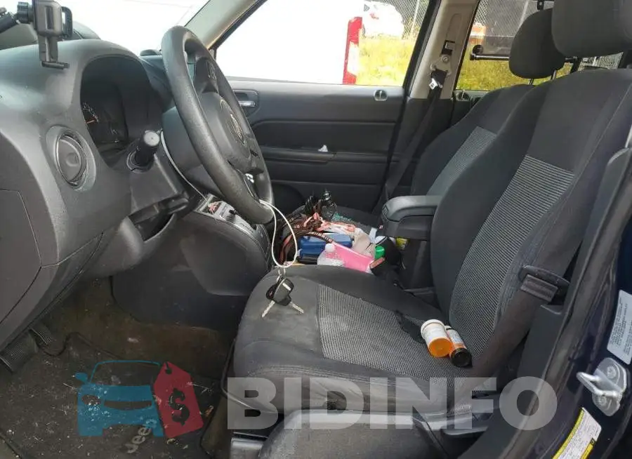 1C4NJPBA5GD790612 Photo# 7