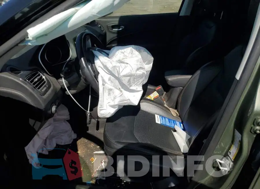 3C4NJDCB9LT216203 Photo# 7