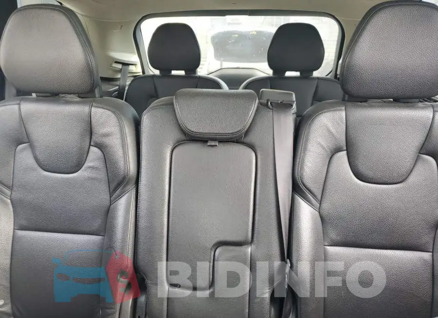 YV4A22PK5J1202021 Photo# 10
