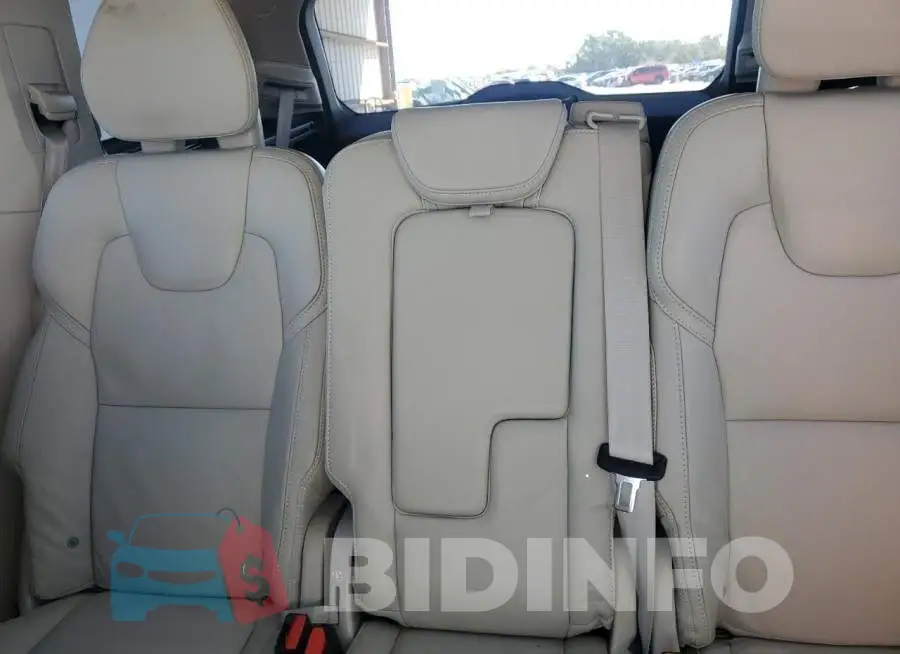 YV4A22PL8M1745229 Photo# 10