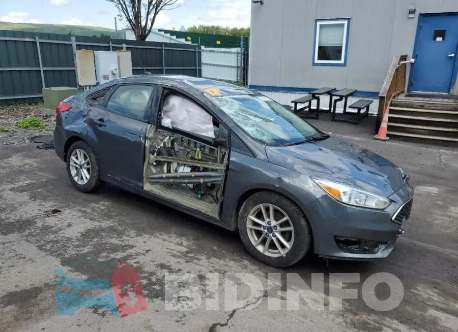 1FADP3F2XGL377750 Photo# 4