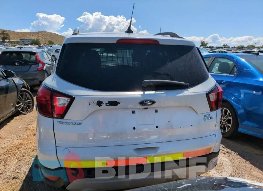 1FMCU9HD6KUB15514 Photo# 6