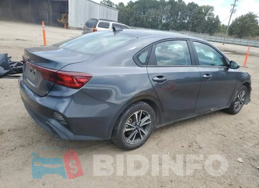 3KPF24AD2RE811235 Photo# 3