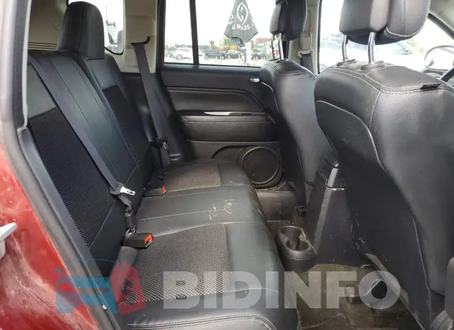 1C4NJDEB2HD100738 Photo# 10