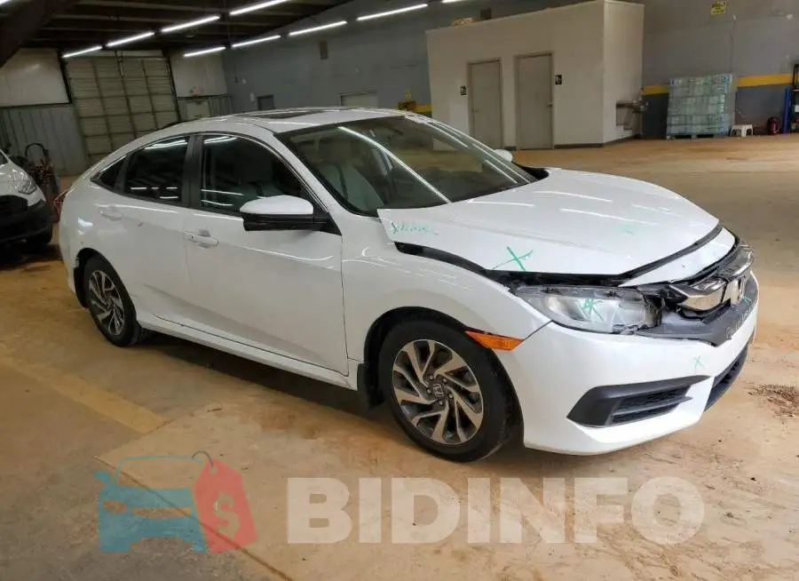 19XFC2F78HE014779 Photo# 4