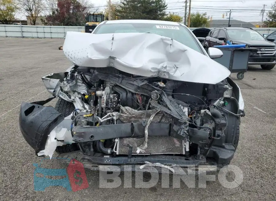 3KPC24A67NE167729 Photo# 5