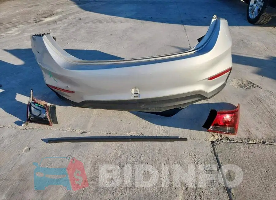 3KPC24A69LE123034 Photo# 12