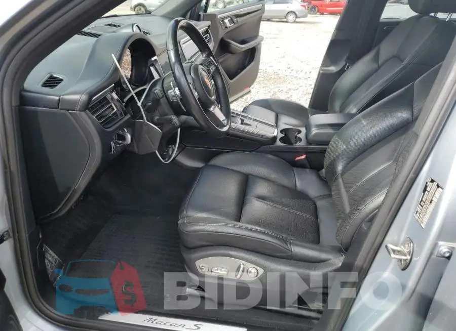 WP1AB2A52LLB32327 Photo# 7
