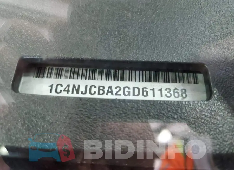 1C4NJCBA2GD611368 Photo# 13