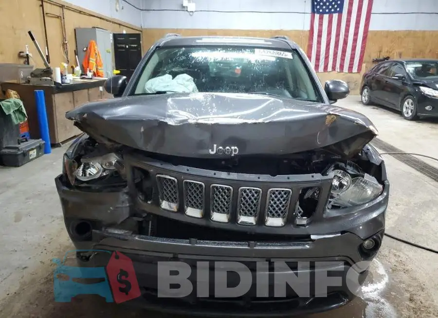 1C4NJDEB1HD173583 Photo# 5