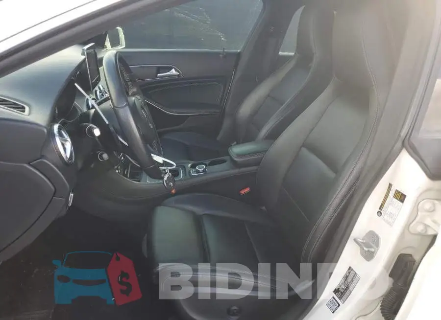WDDSJ4GB4GN389863 Photo# 7