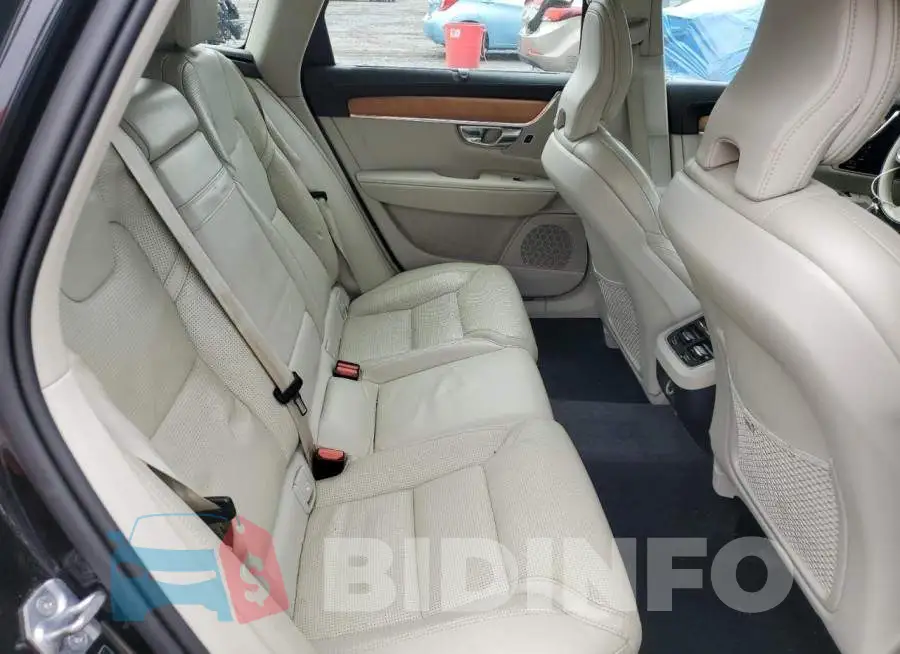 YV1A22VL8L1136382 Photo# 10