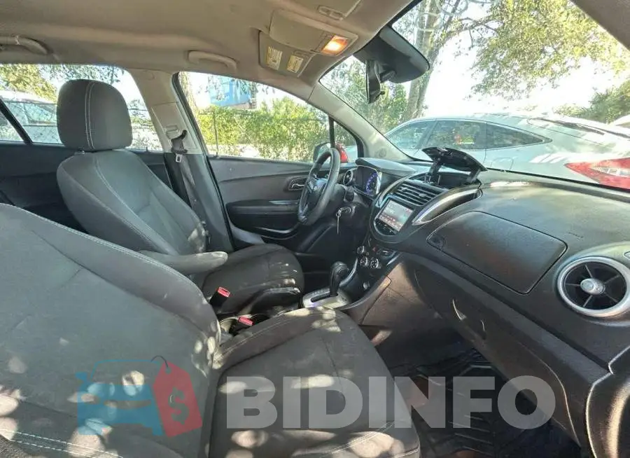 3GNCJKSB3GL169342 Photo# 5