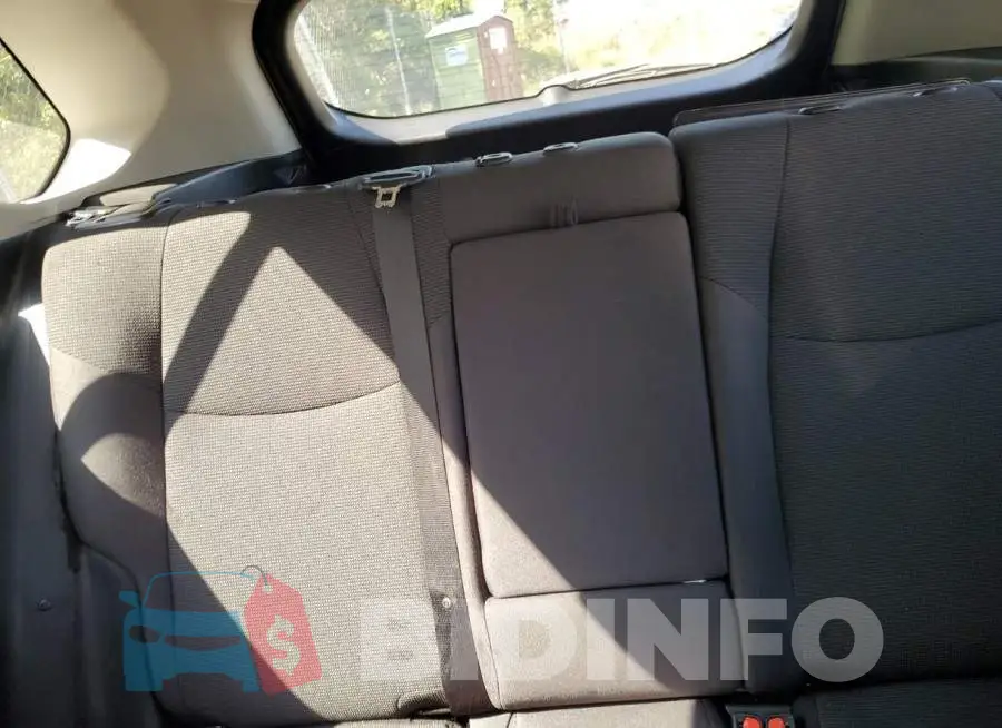 2T3F1RFV7KW051816 Photo# 10
