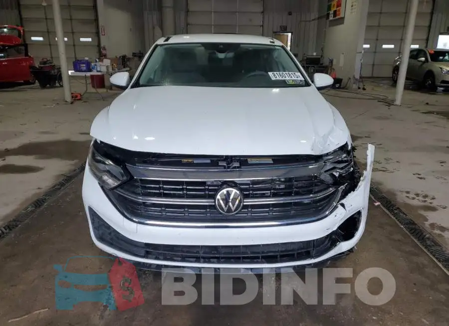 3VW5M7BU2RM101406 Photo# 5