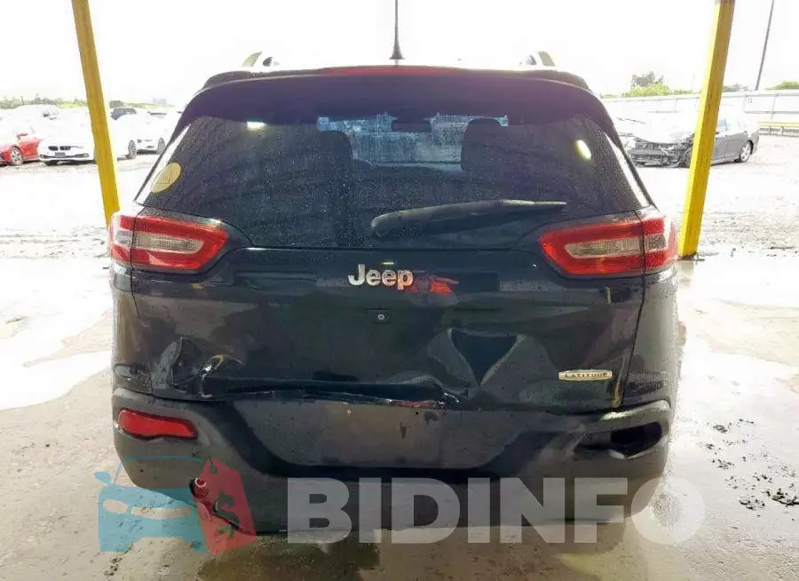 1C4PJLCB7HW586425 Photo# 6