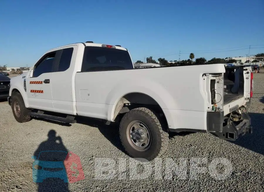 1FT7X2A62LEE77609 Photo# 2