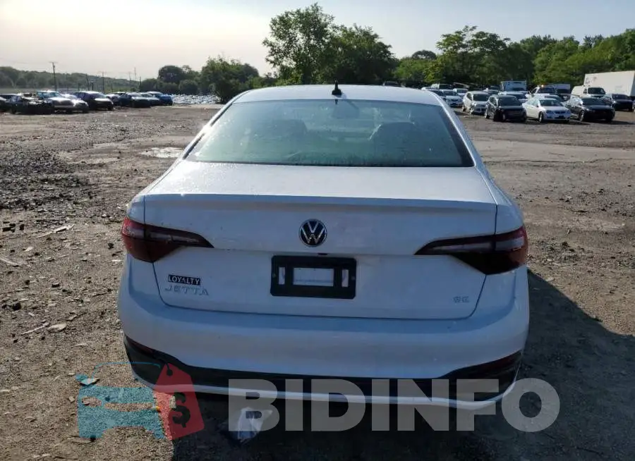 3VW7M7BU6RM033894 Photo# 6