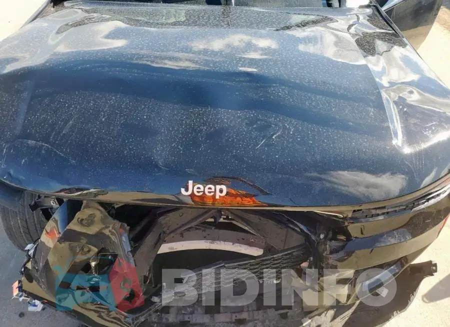 1C4RJGAG2RC170610 Photo# 11