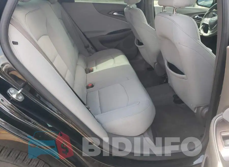 1G1ZB5ST1KF105029 Photo# 10