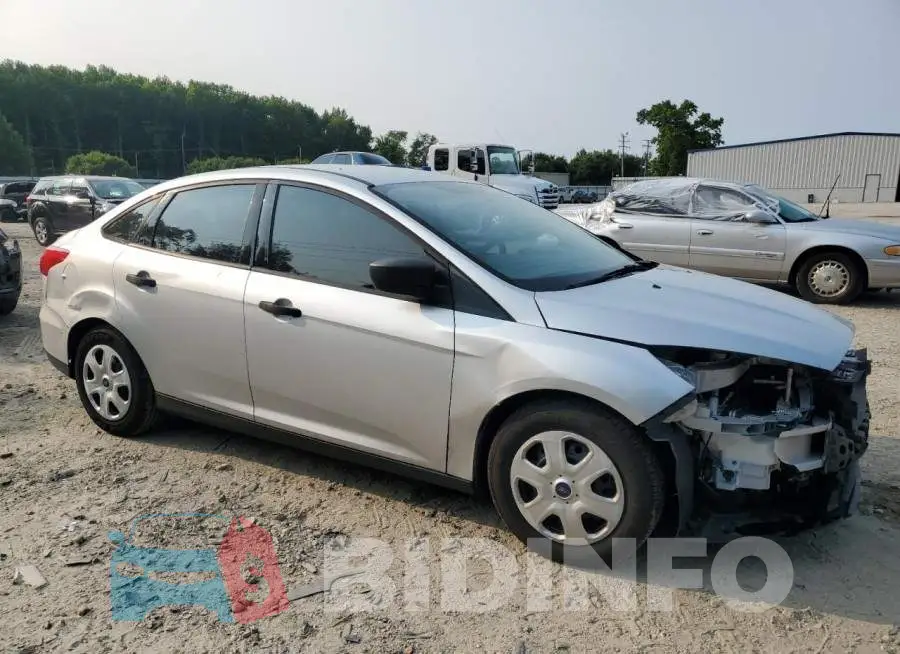 1FADP3E21JL311421 Photo# 4