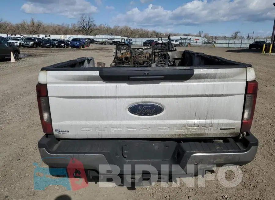 1FT8W3B68KEG77307 Photo# 6
