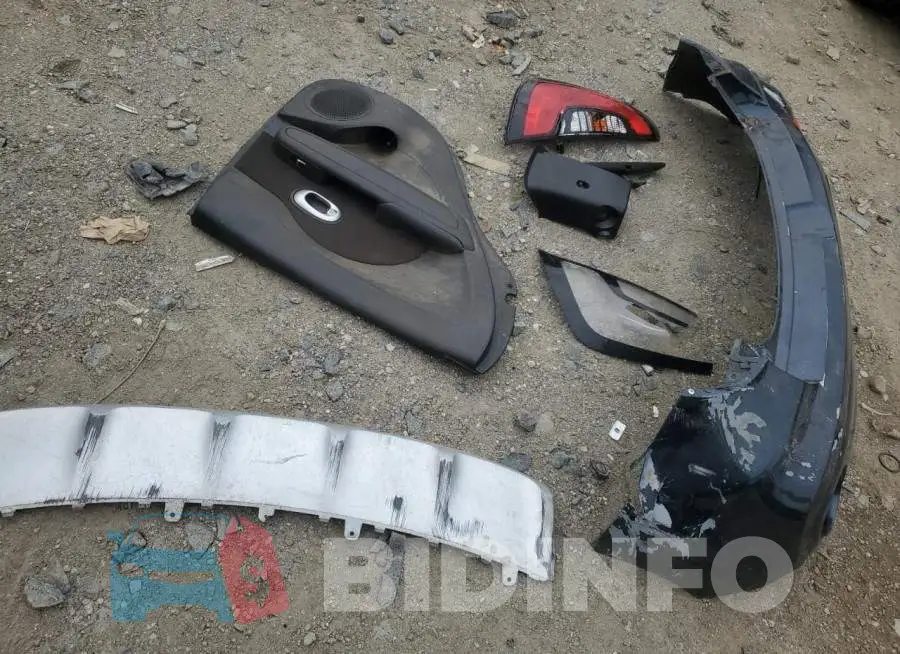 KNDJP3A58H7423391 Photo# 12