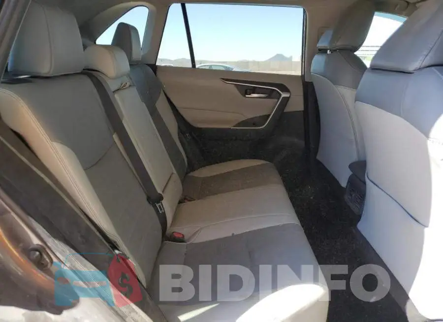 2T3A1RFV5MC174433 Photo# 11