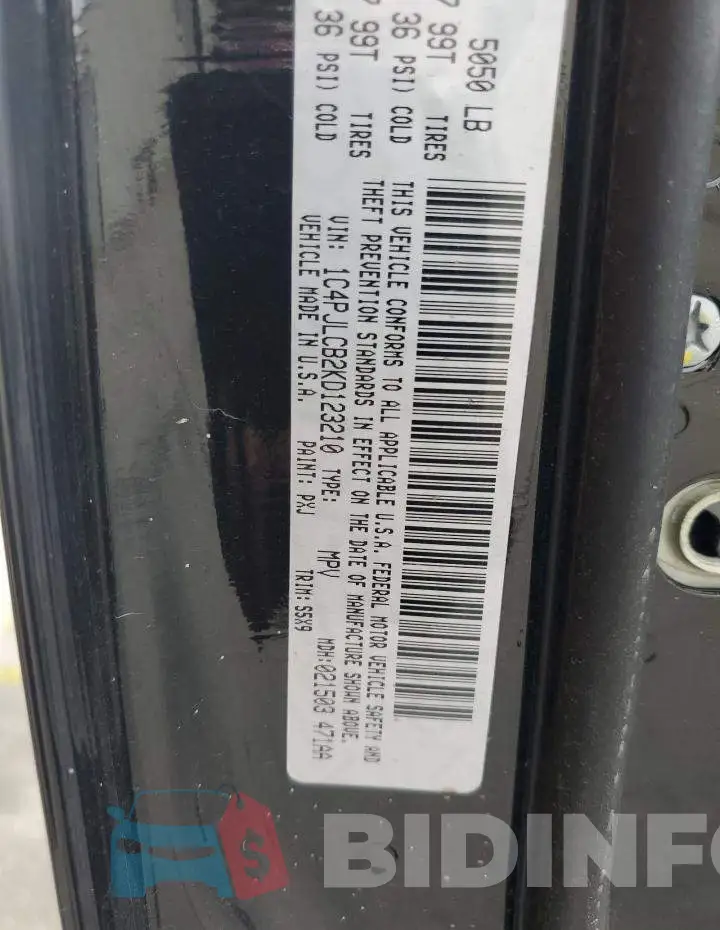 1C4PJLCB2KD123210 Photo# 12