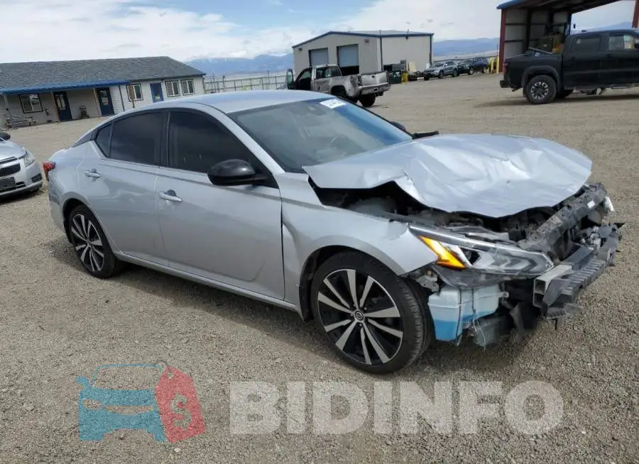 1N4BL4CW0MN354641 Photo# 4