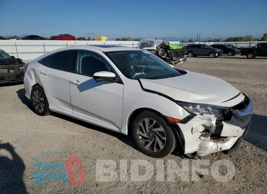 19XFC2F70HE233638 Photo# 4