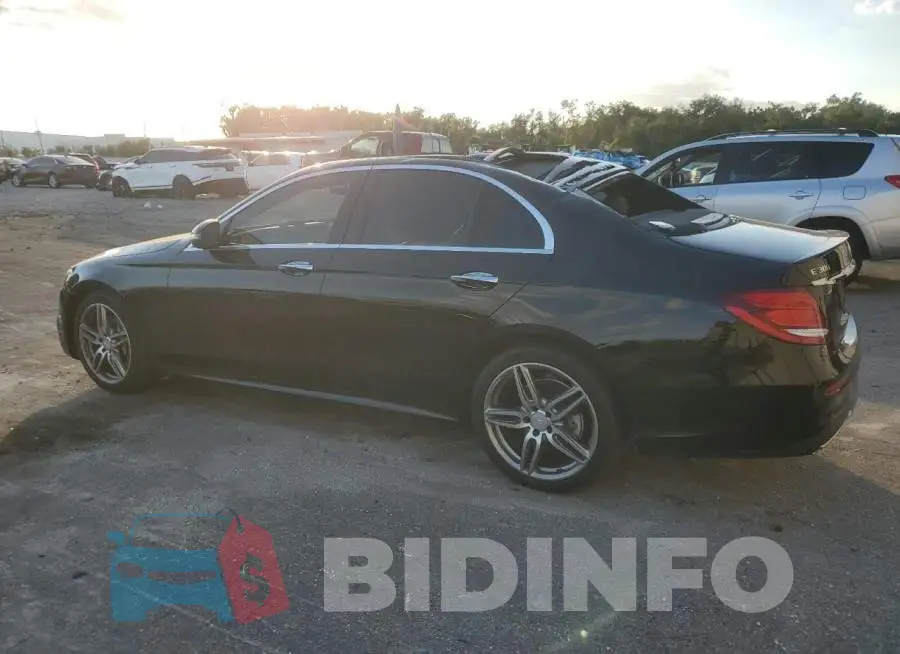 WDDZF4JB6HA072877 Photo# 2