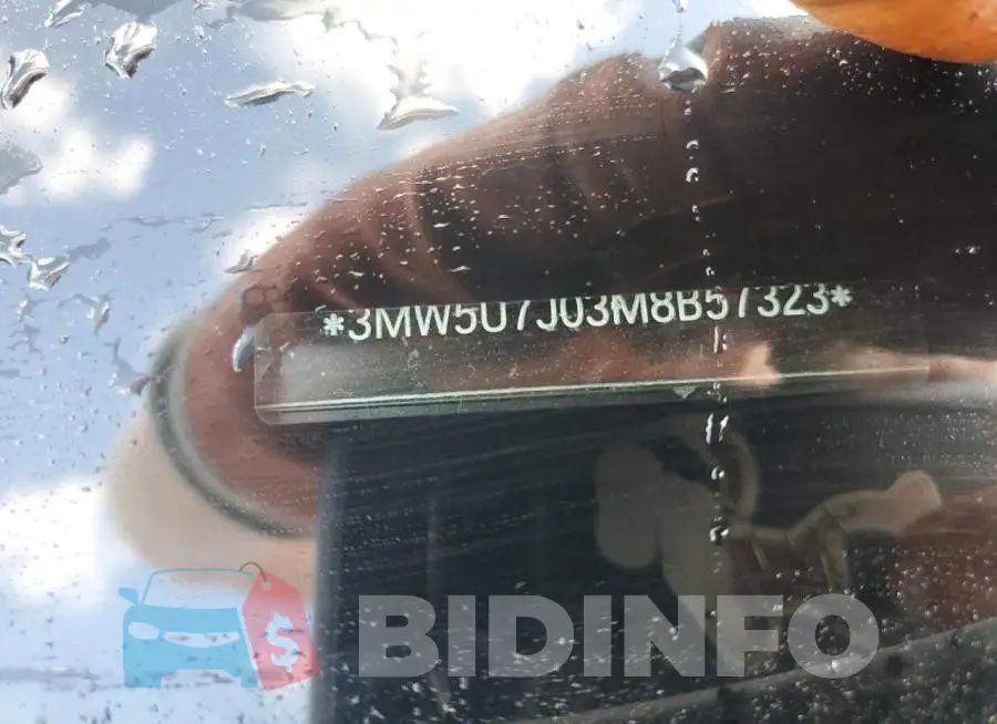 3MW5U7J03M8B57323 Photo# 12