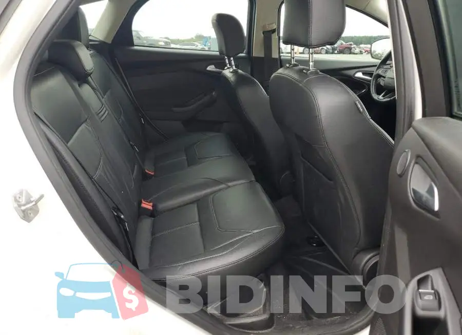 1FADP3N22GL212468 Photo# 10