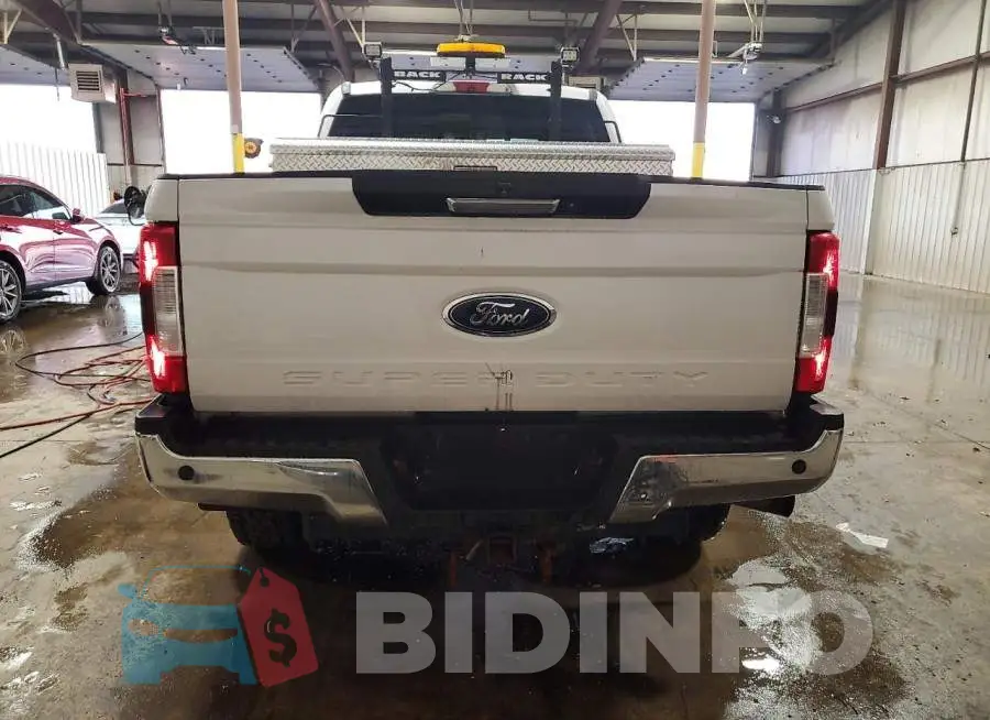 1FT7W2B61JEC85922 Photo# 6