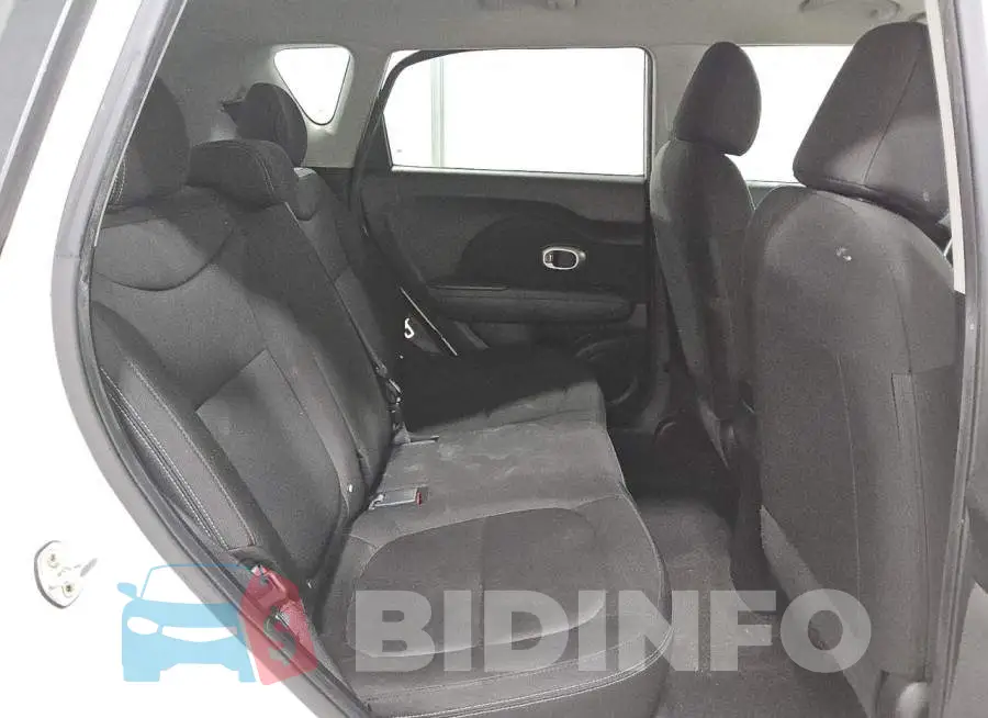 KNDJN2A21J7548874 Photo# 10