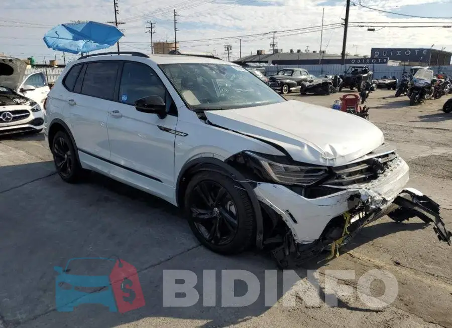 3VVCB7AX8RM159727 Photo# 4