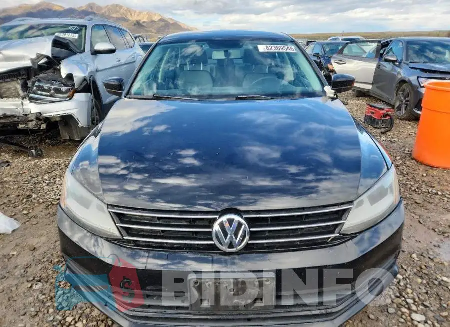 3VW2B7AJ2HM360668 Photo# 5