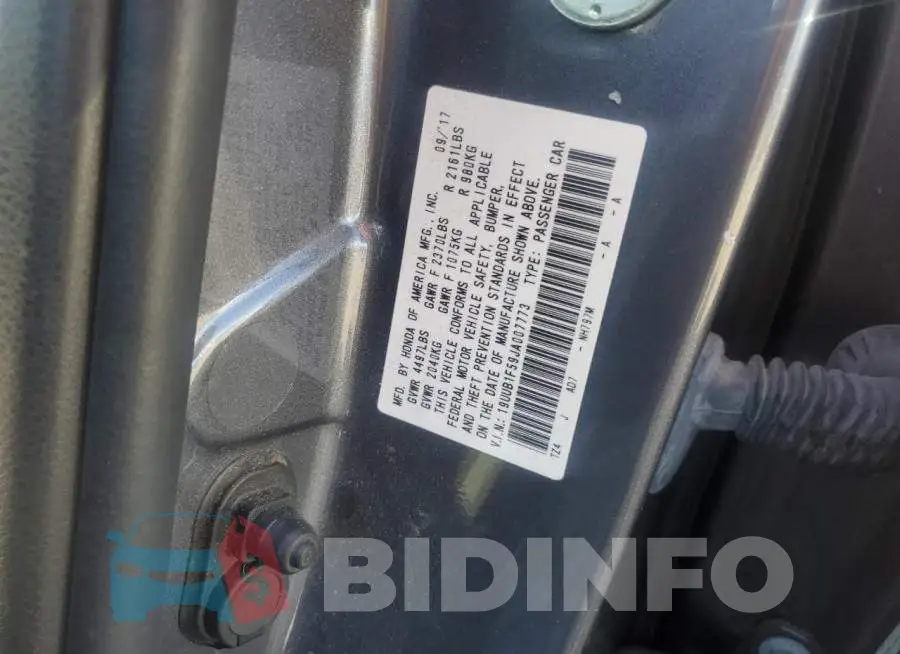 19UUB1F59JA007773 Photo# 12