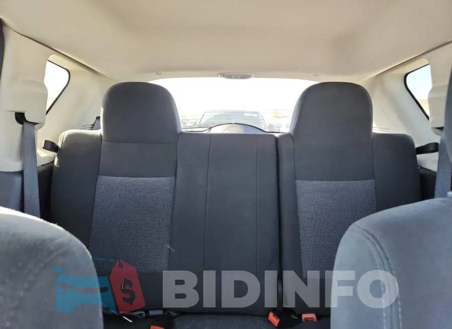 1C4NJDBBXGD556716 Photo# 10