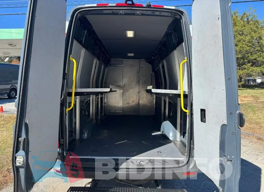 WD4PF1CD1KP120164 Photo# 6