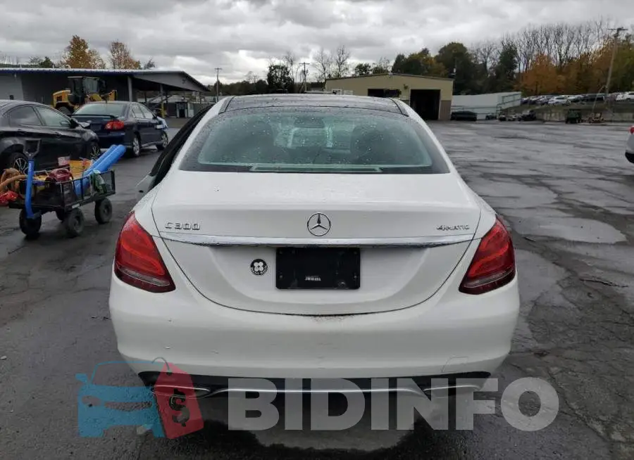 WDDWF4KB4GR105733 Photo# 6
