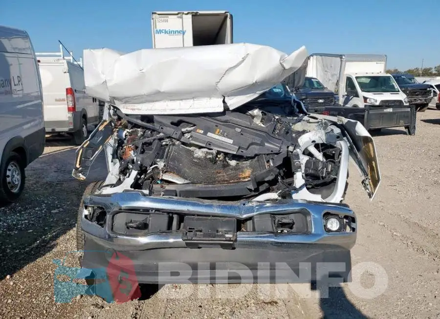 1FT7X2BA9REG00124 Photo# 5