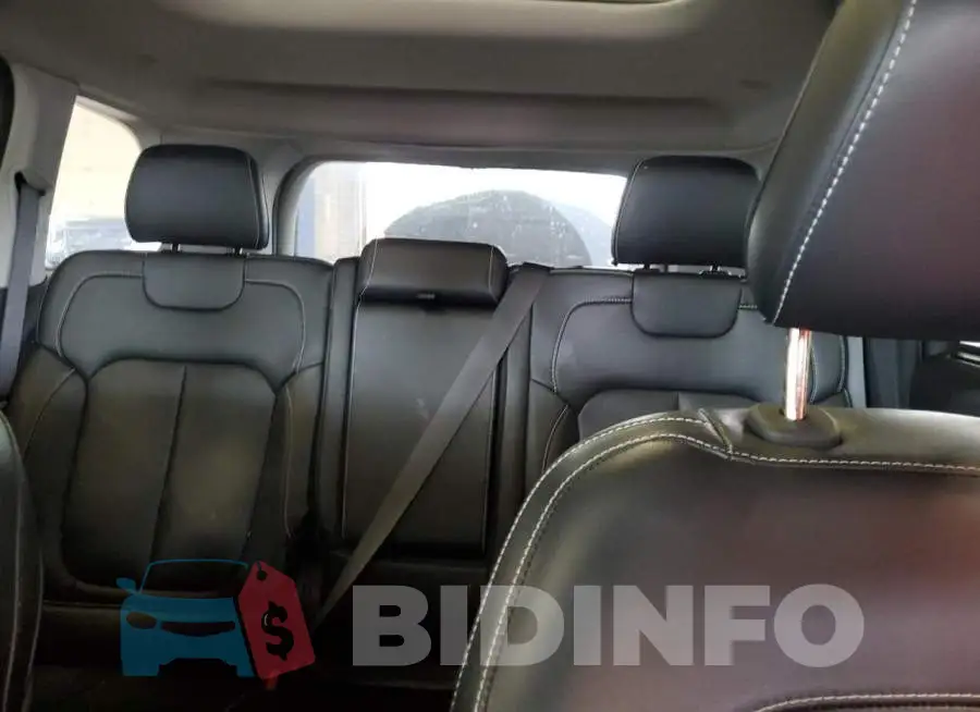 1C4RJYB60RC711228 Photo# 10